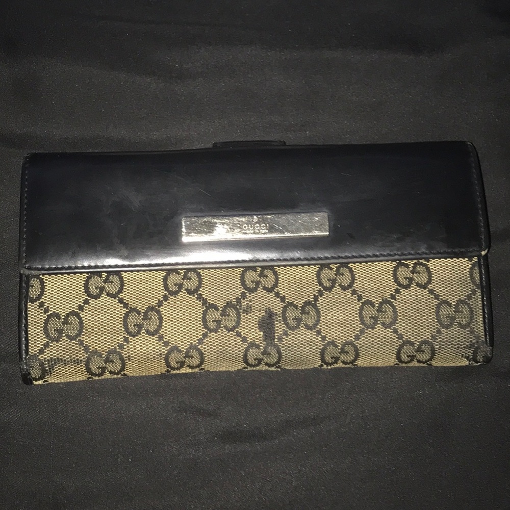 Used Woman’s Gucci Wallet—Please Read Description.